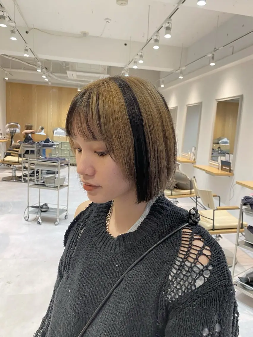ショート ヘアカラー トリートメント Takane .のヘアスタイル