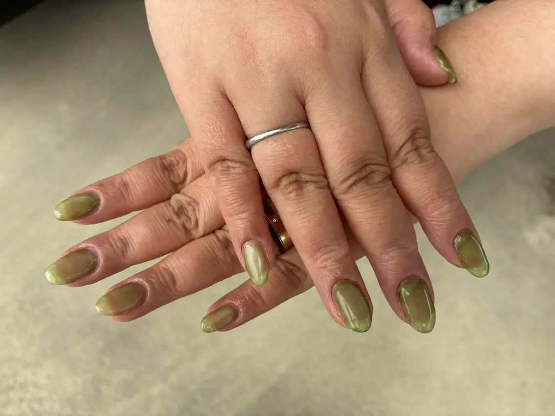 ネイル クリアネイル グリーン loa nailのネイルデザイン