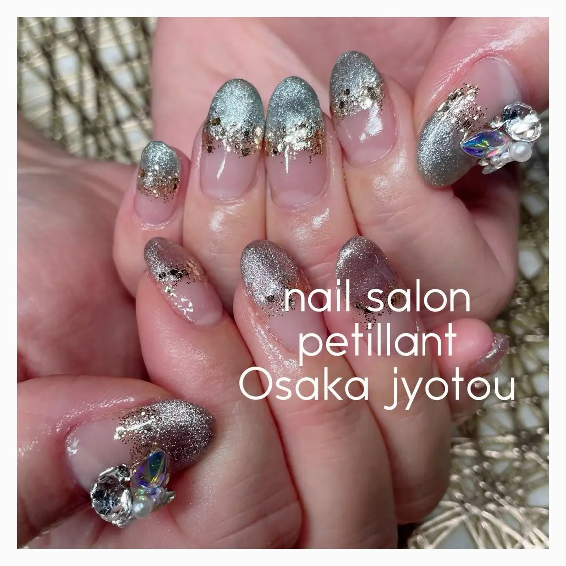 ネイル アートネイル グリーン キラキラネイル マグネットネイル 持ち込み nail salon petillantのネイルデザイン