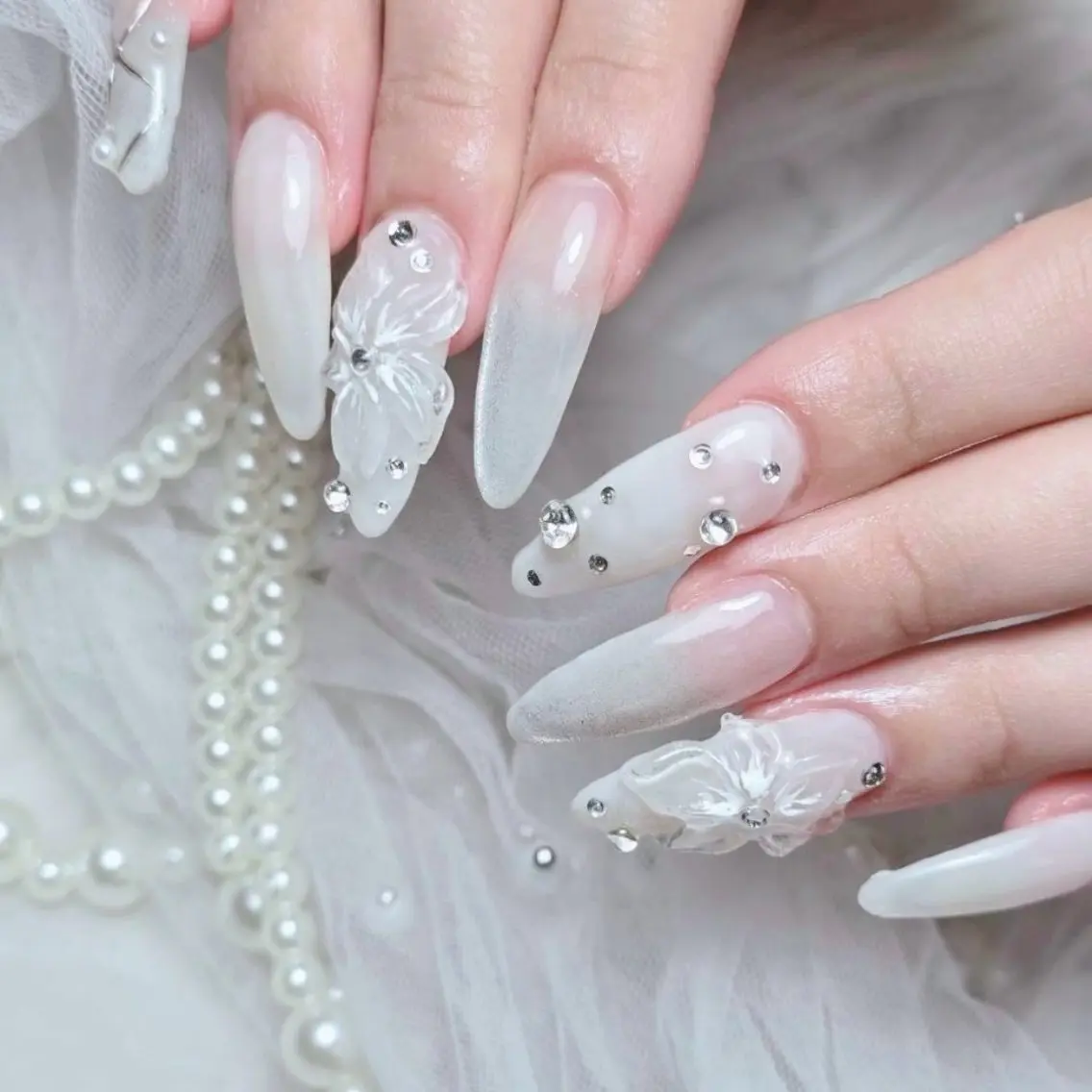 ネイル クリアネイル フラワーネイル 韓国ネイル ワンホンネイル ハンドネイル Nail lieNのネイルデザイン