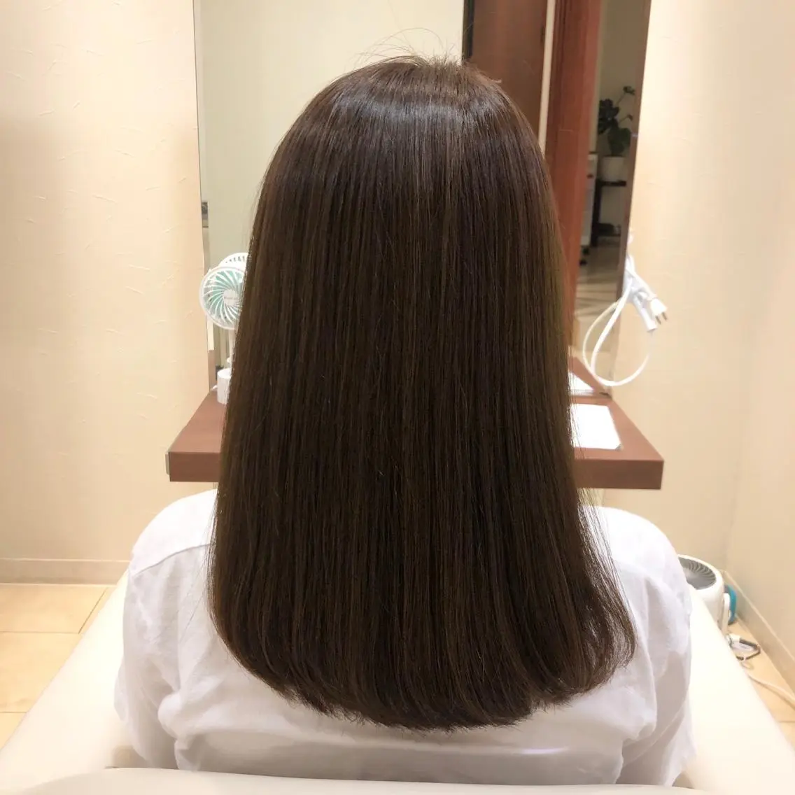 セミロング カラー ヘアカラー トリートメント 森 邑奈のヘアスタイル