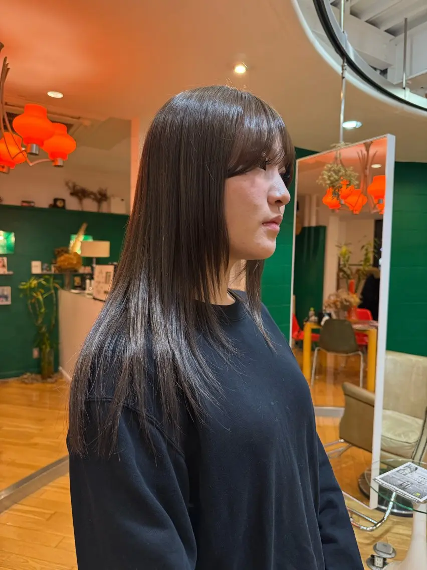 ロング ヘアカラー 八木 琴実のヘアスタイル