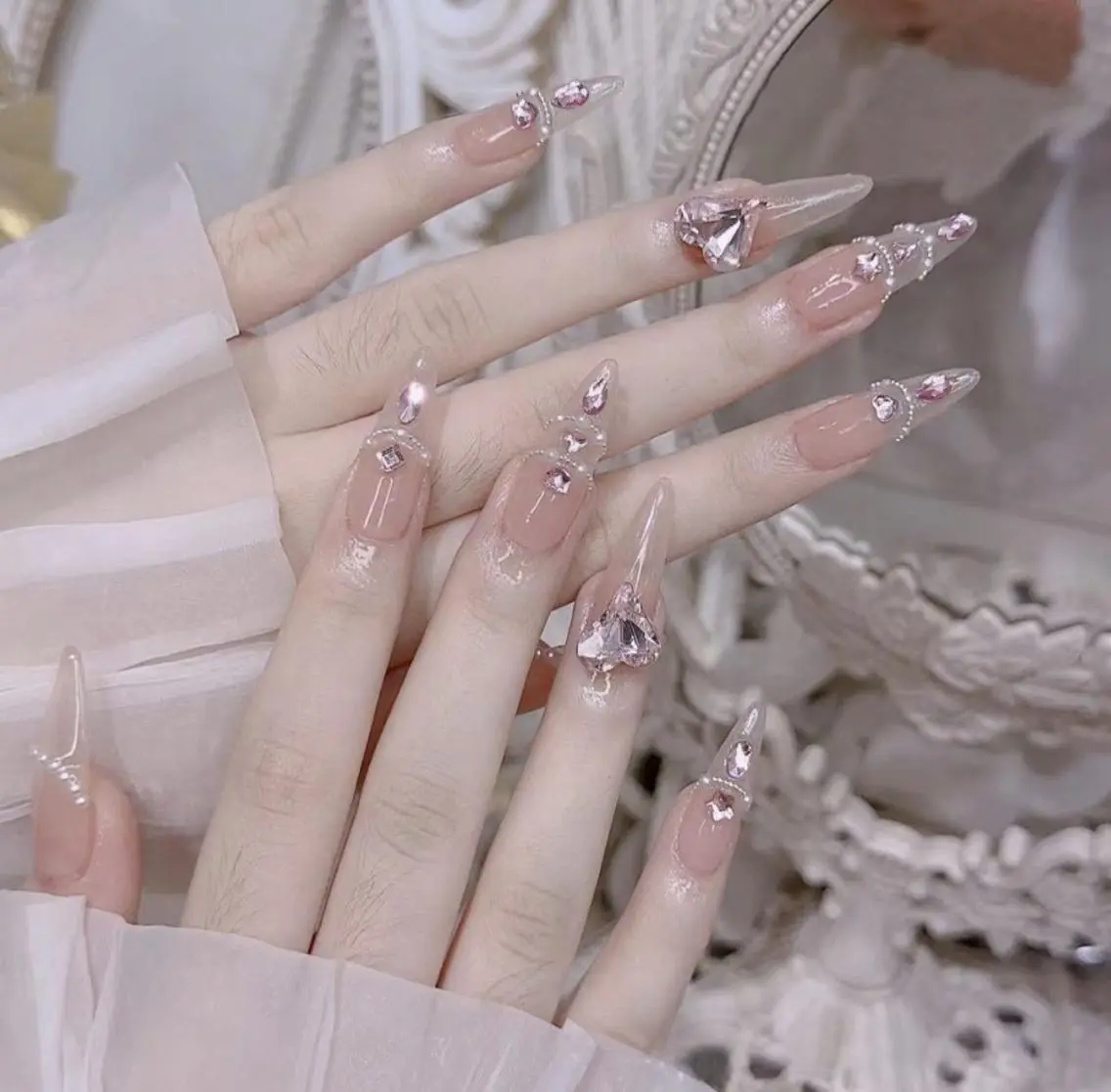 ネイル アートネイル 長さ出し ネイルチップ Queens ひなのネイルデザイン
