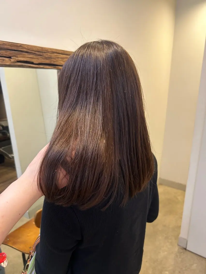 ミディアム カラー グレージュ ヘアカラー トリートメント 透明感カラー レイヤーカット りなのヘアスタイル