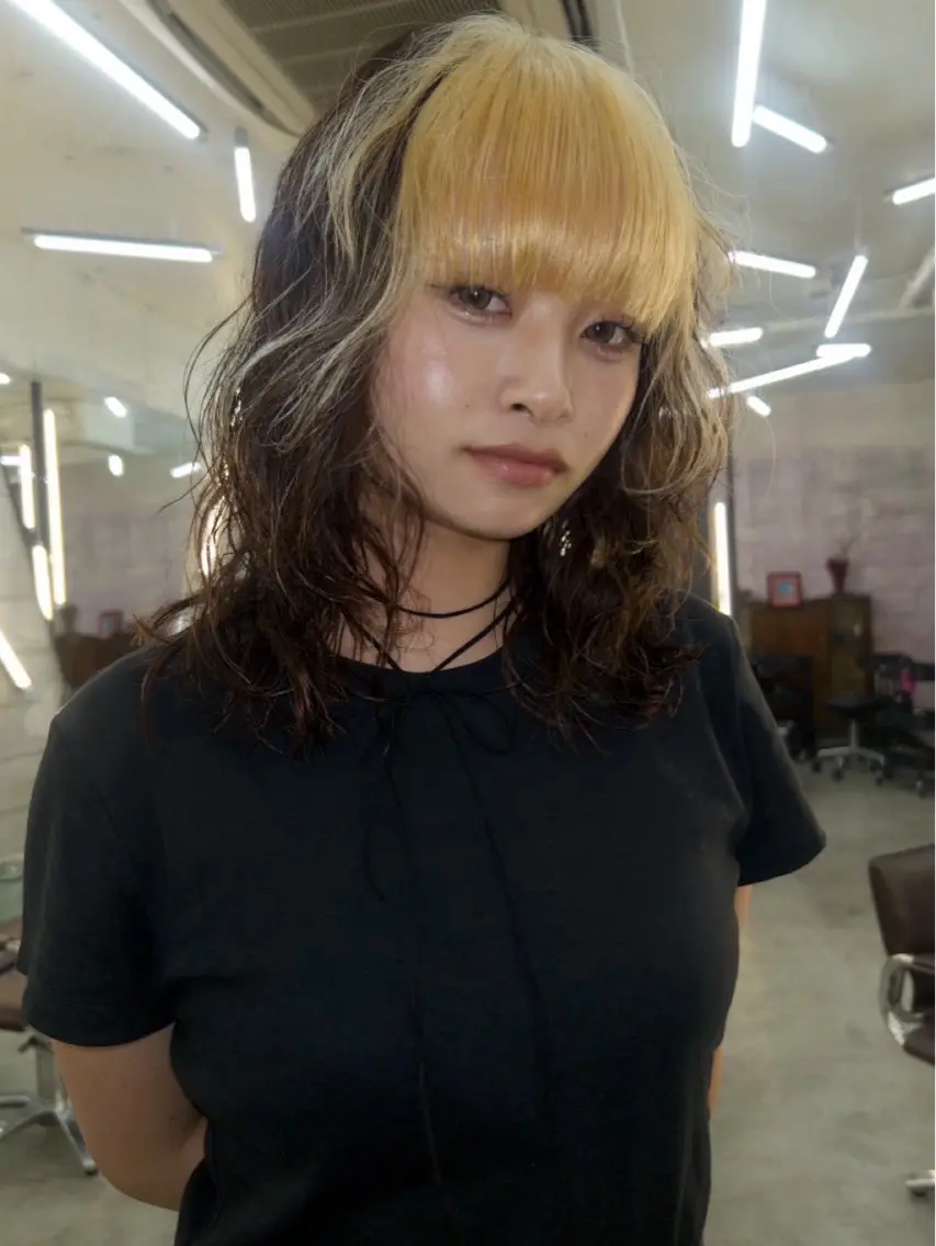 カラー ブリーチ ヘアカラー Yaya ヤヤ / HACO+のヘアスタイル