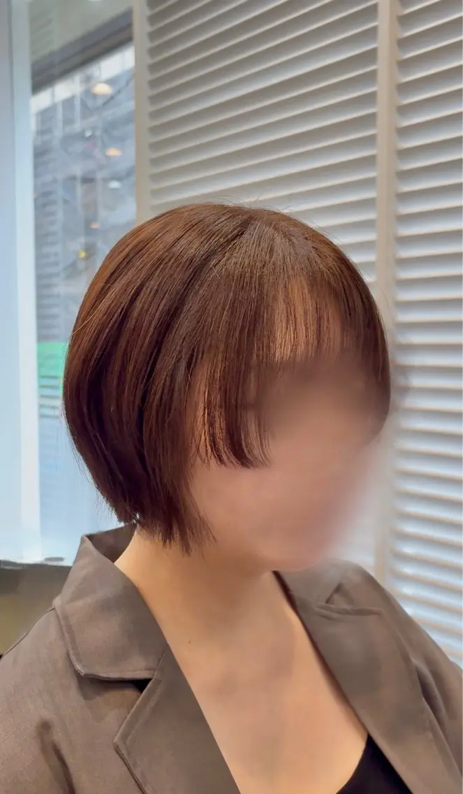 ショート 顔まわりレイヤー 伸ばしかけ レイヤーカット ショートヘア 小松 寧々のヘアスタイル