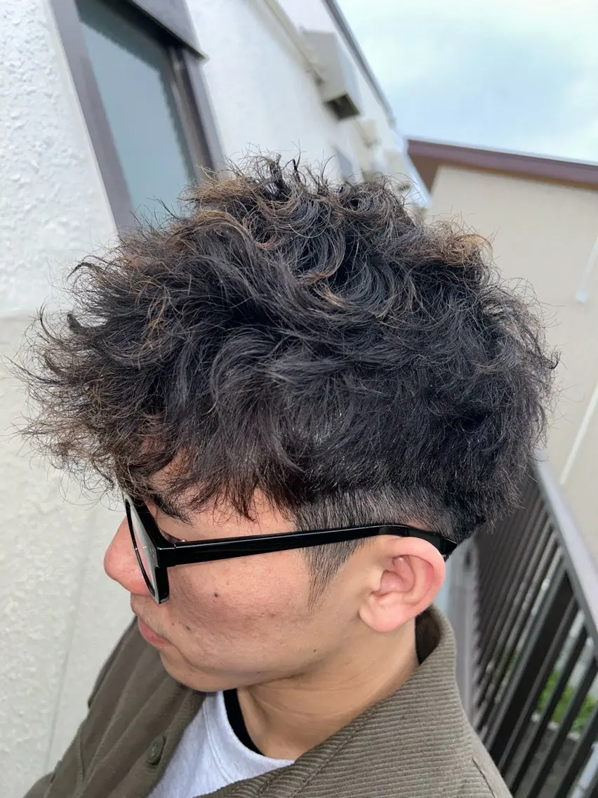 ショート パーマ メンズ スペインカール 仙庭 風輝のヘアスタイル