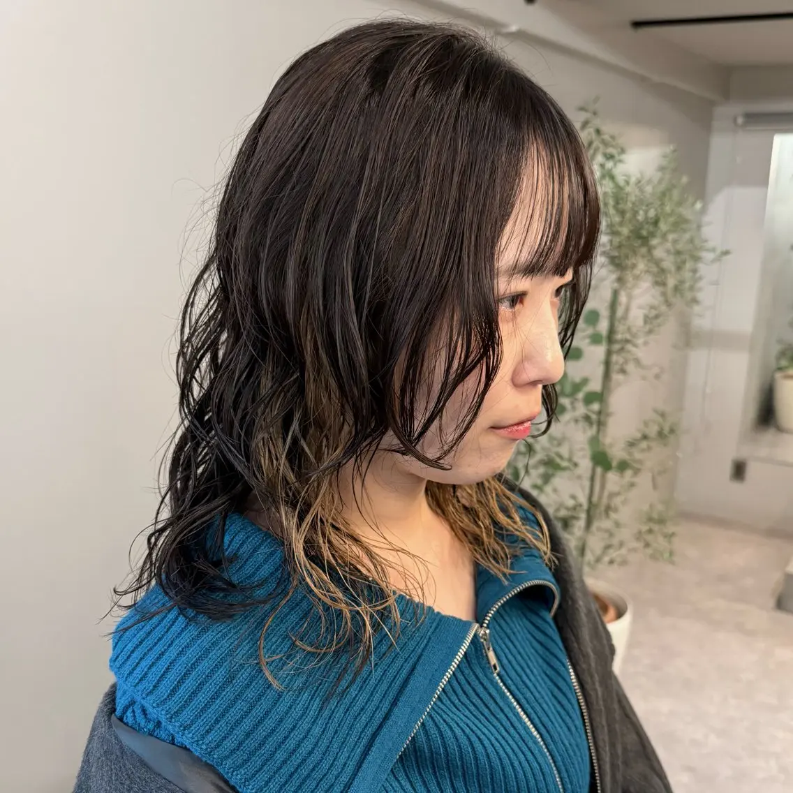 ミディアム パーマ 砂川朱音⌇鶴見区横堤 ⌇抜け感ヘア⌇韓国風のヘアスタイル