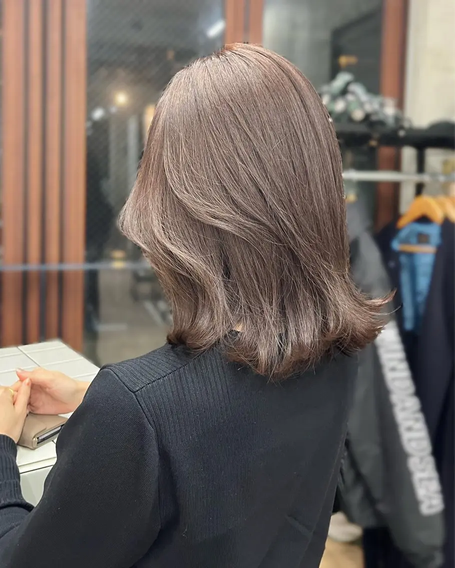 ミディアム カラー カット ヘアカラー 🤎𝐌𝐚𝐨⌇ お悩み解決美容師🤎のヘアスタイル