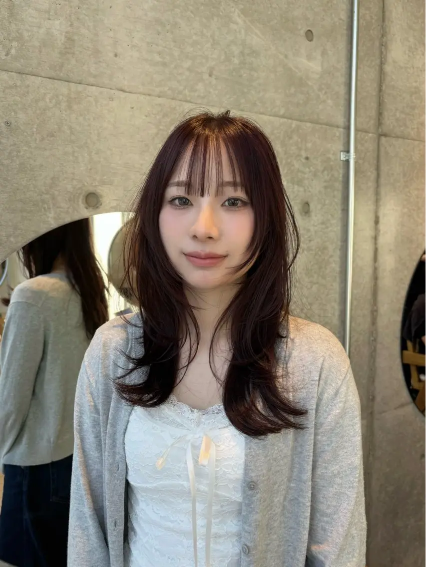 ミディアム カラー カット ヘアカラー 抜け感レイヤー︴ ニュアンスカラーのヘアスタイル