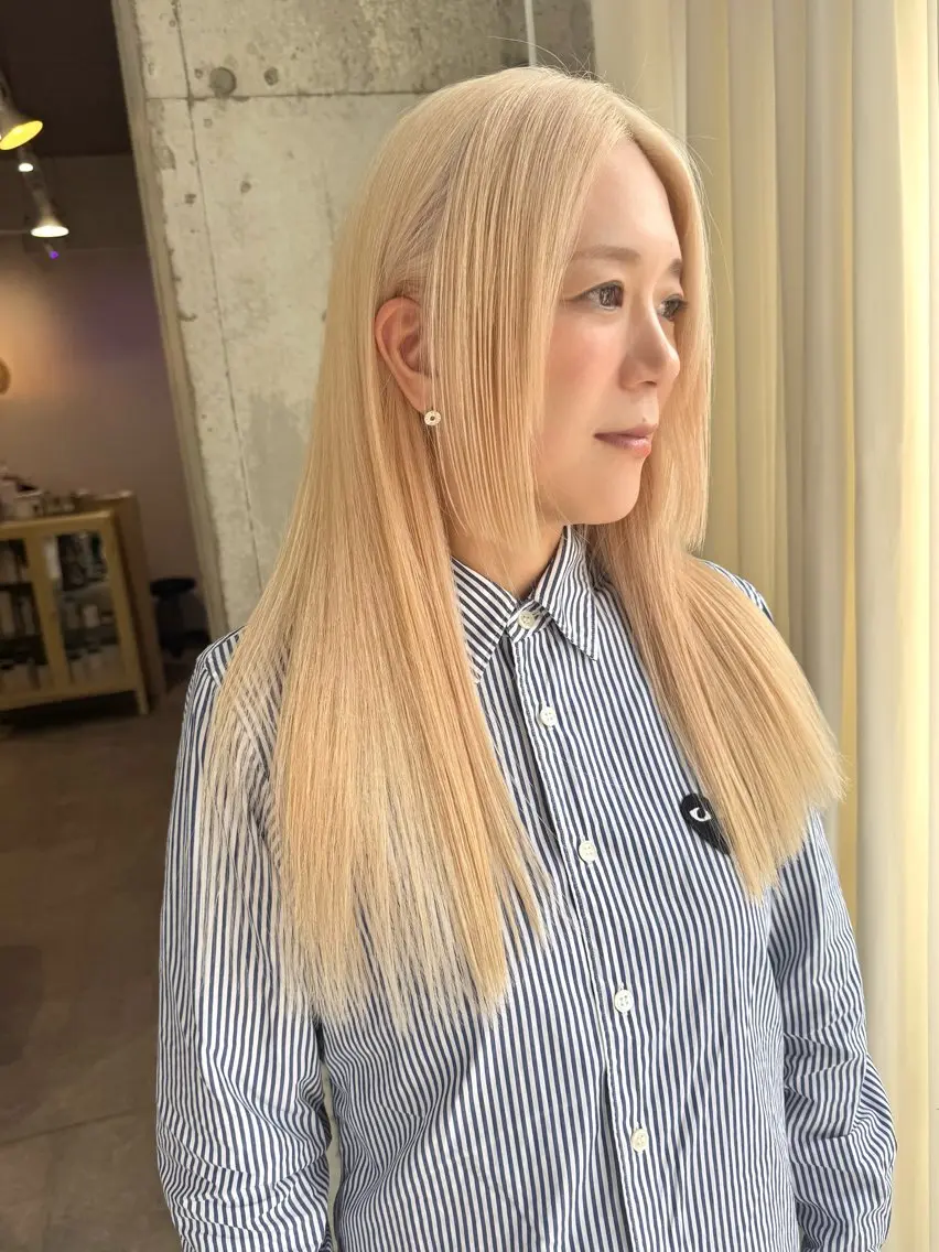 ロング カラー バレイヤージュ ブリーチ 抜きっぱなしブロンド ブロンド ケアブリーチ ヘアカラー lani ブリーチ /ダブルカラーのヘアスタイル