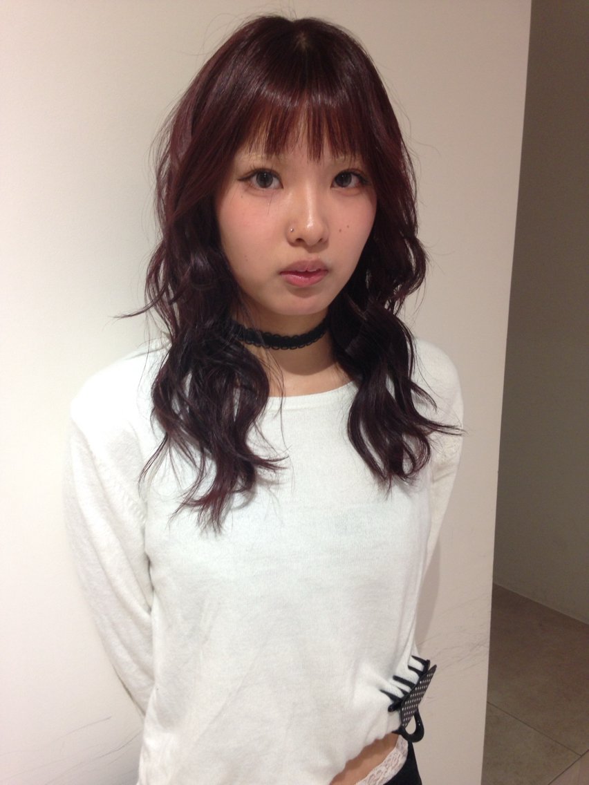 セミロング カラー ヘアカラー まや/レイヤーパーマ 透明感、暖色カラーのヘアスタイル