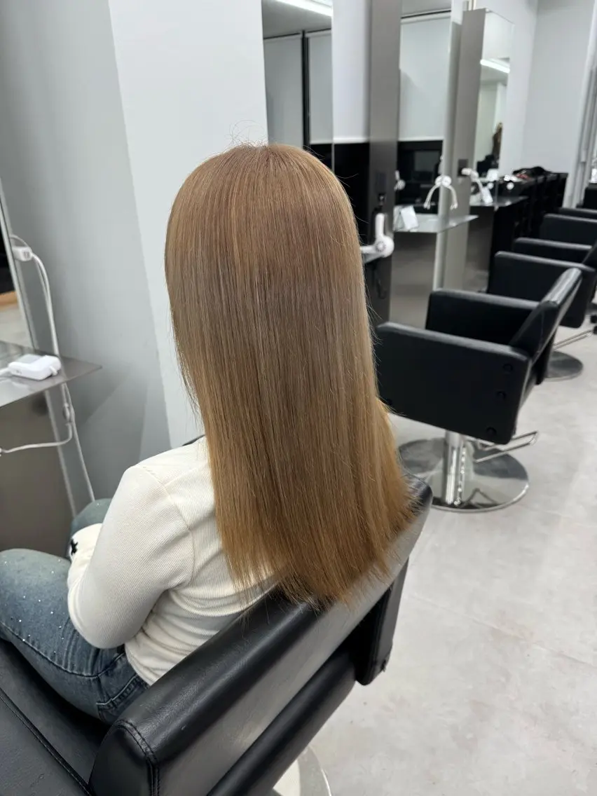 ロング カラー ベージュカラー ブリーチ ミルクティーベージュ カット ヘアカラー ベージュ/エクステ /職人/KENTAのヘアスタイル