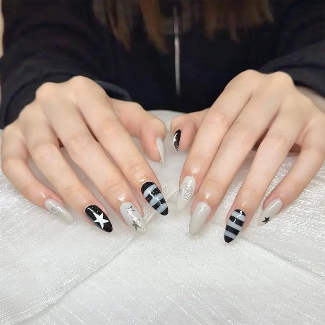 ネイル MQueen ネイルサロンのネイルデザイン