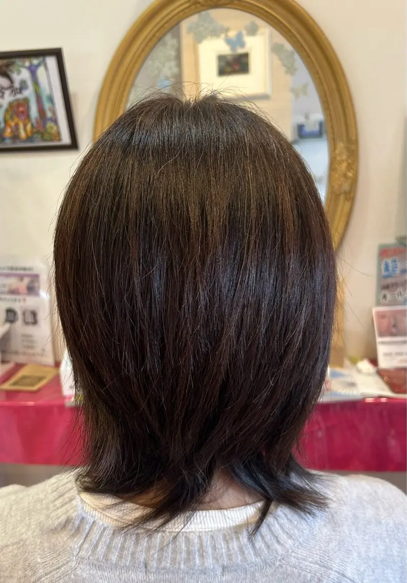 ミディアム カラー ウルフカット 吉村 秀子のヘアスタイル