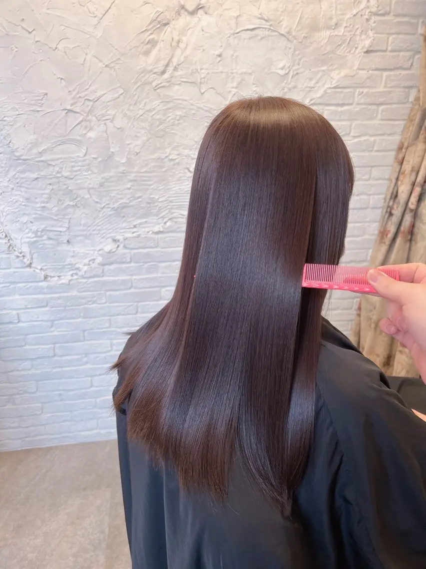 セミロング カラー ヘアカラー トリートメント SHIN/レイヤー カット×クロスパーマのヘアスタイル
