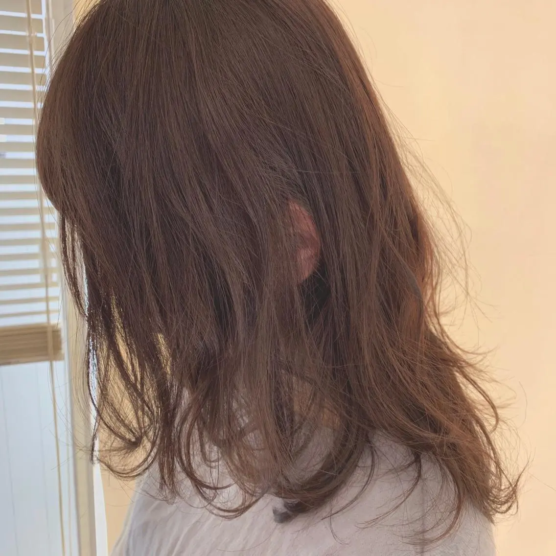 ミディアム カラー アッシュ ベージュカラー 加藤 綾華のヘアスタイル
