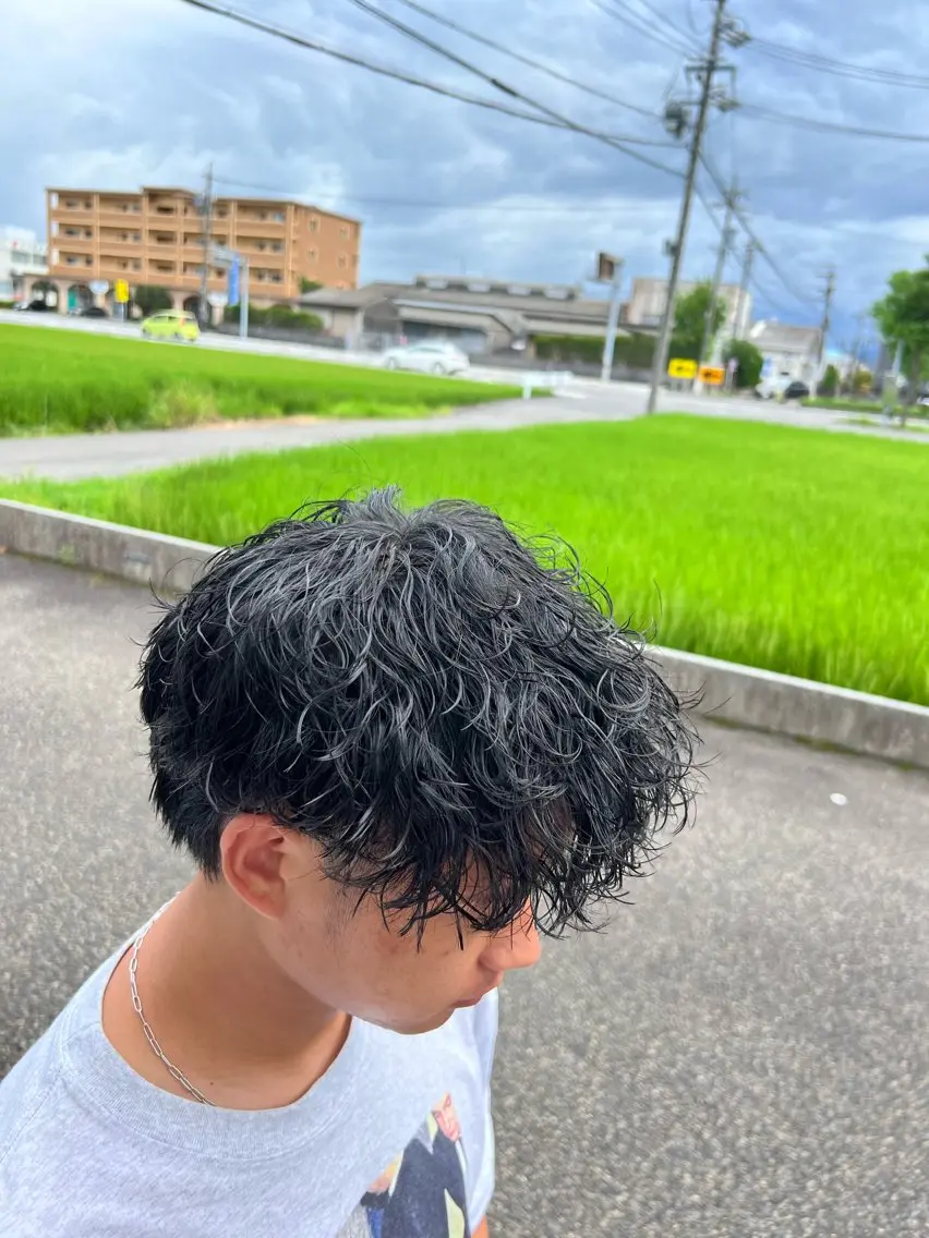 ショート パーマ メンズ メンズパーマ 波巻きパーマ Oops旧TABOO 早野太郎のヘアスタイル