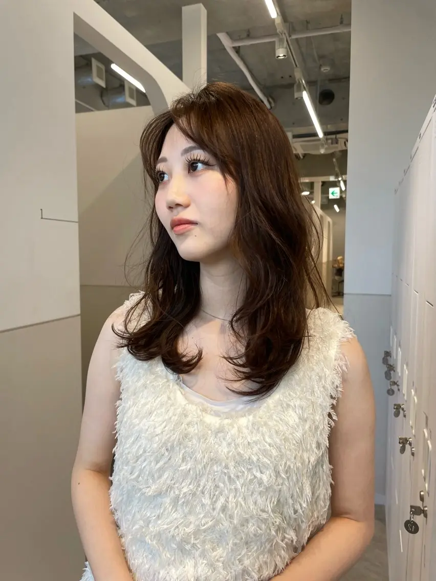 ミディアム カラー パーマ ミディアムパーマ カット ヘアカラー パーマ 抜け感ボブ×パーマ |kazaneのヘアスタイル