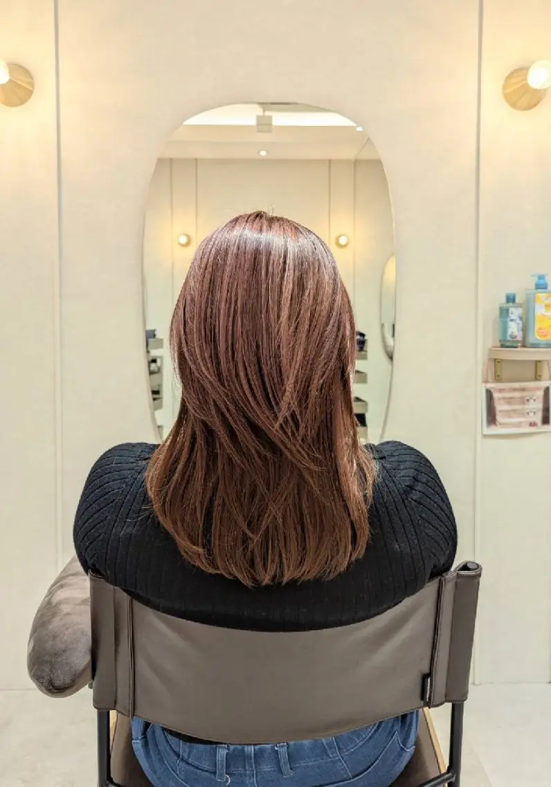 ミディアム カラー 髪質改善 レイヤーカット トリートメント いずみ こずえのヘアスタイル