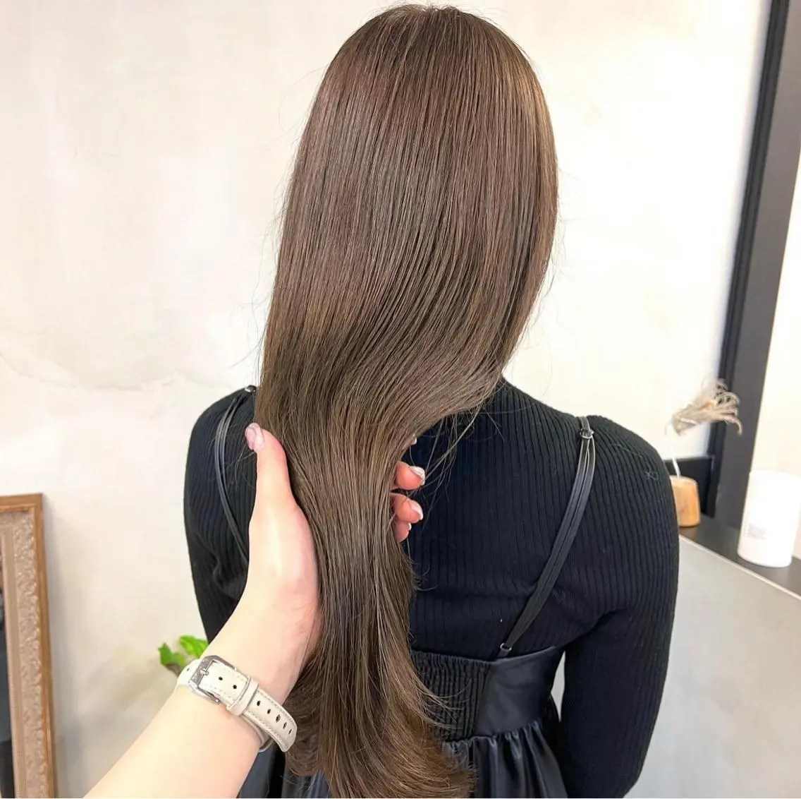 ロング カラー パーマ ヘアアレンジ メンズ キッズ ネイル マツエク・マツパ アイブロウ カット ヘアカラー トリートメント 前川 朋香のヘアスタイル