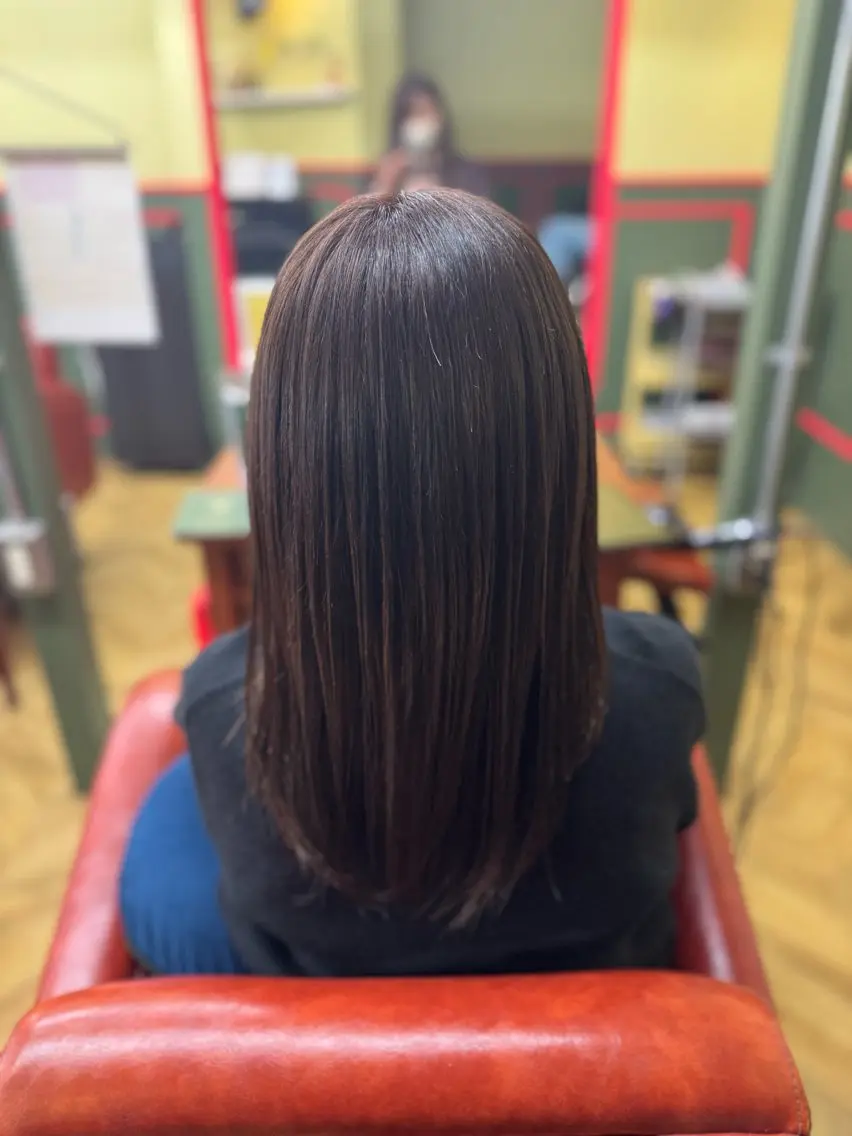 セミロング カラー 米倉 麻衣のヘアスタイル