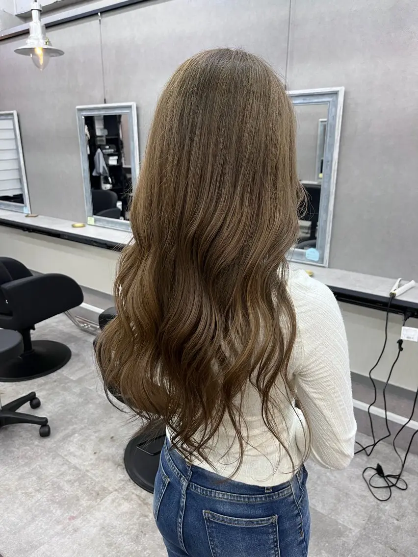 ロング カラー ベージュカラー オリーブベージュ カット ヘアカラー トリートメント GiseL 博多筑紫口店のヘアスタイル
