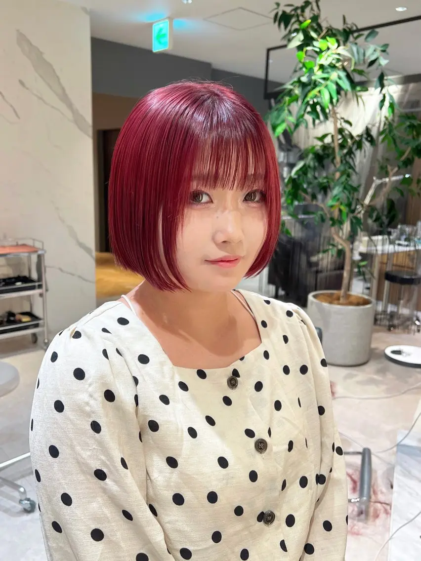 ショート カラー ボブ 海外レイヤー/ 梅田美容室のヘアスタイル