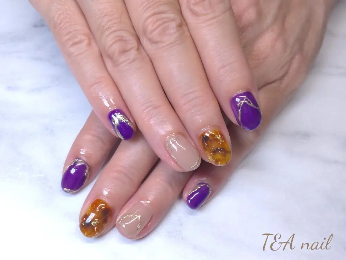 ショート ネイル ハロウィン ショートヘア べっ甲ネイル 長さ出し ジェルネイル T&A nailのネイルデザイン