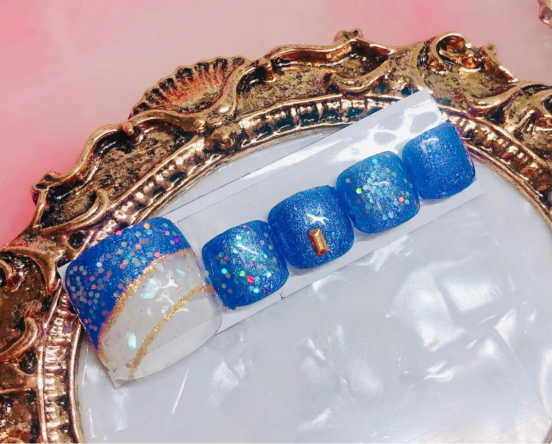 ネイル フットネイル フットネイル CROWN プライベートサロンのネイルデザイン