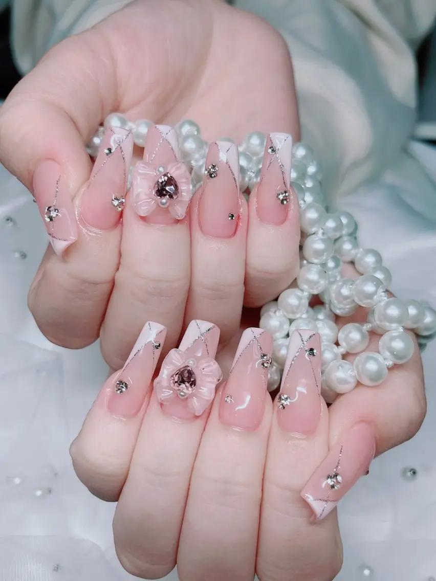 ネイル Cutil. Nail🌈のネイルデザイン