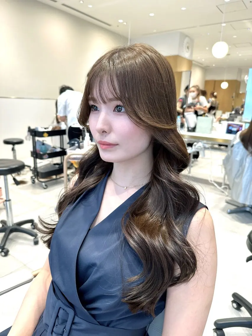 ロング カラー ヘアアレンジ 🤎小顔レイヤー /ベージュ🤎友香のヘアスタイル