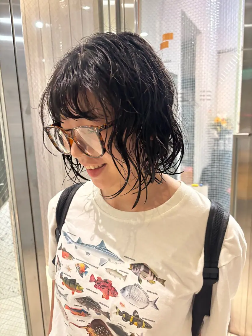 ショート カット ヘアカラー パーマ 響 インナーカラー イヤリングカラーのヘアスタイル