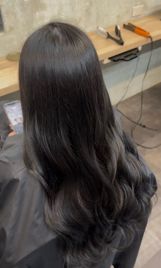 ロング カラー ブリーチ ブリーチなしカラー カット ヘアカラー 坂元 姫夏のヘアスタイル