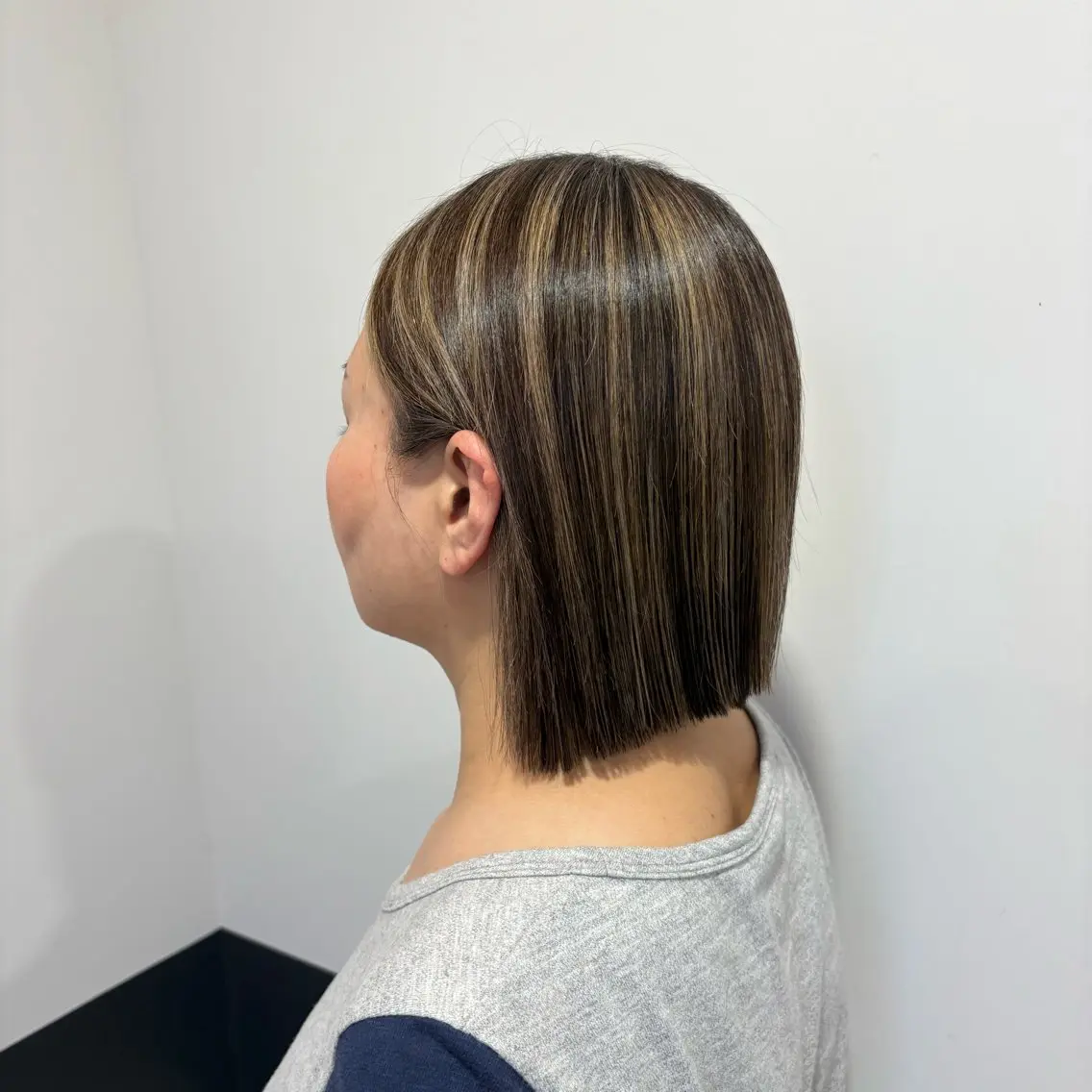 ミディアム 切りっぱなしボブ ボブ ハイライト ヘアカラー ボブ/外国人風カラー 🩵mikiのヘアスタイル
