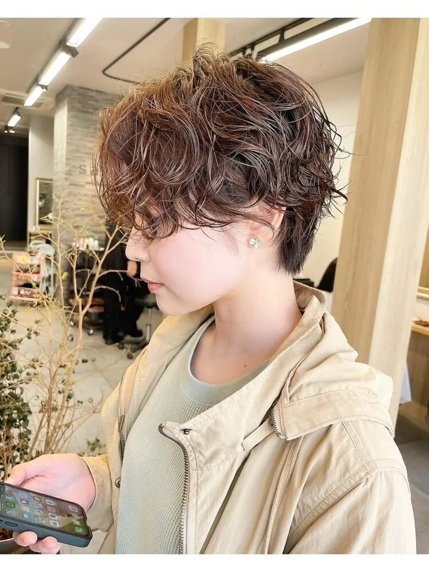 ショート ショートヘア トリートメント レイヤー・カット モデル・透明感カラーのヘアスタイル