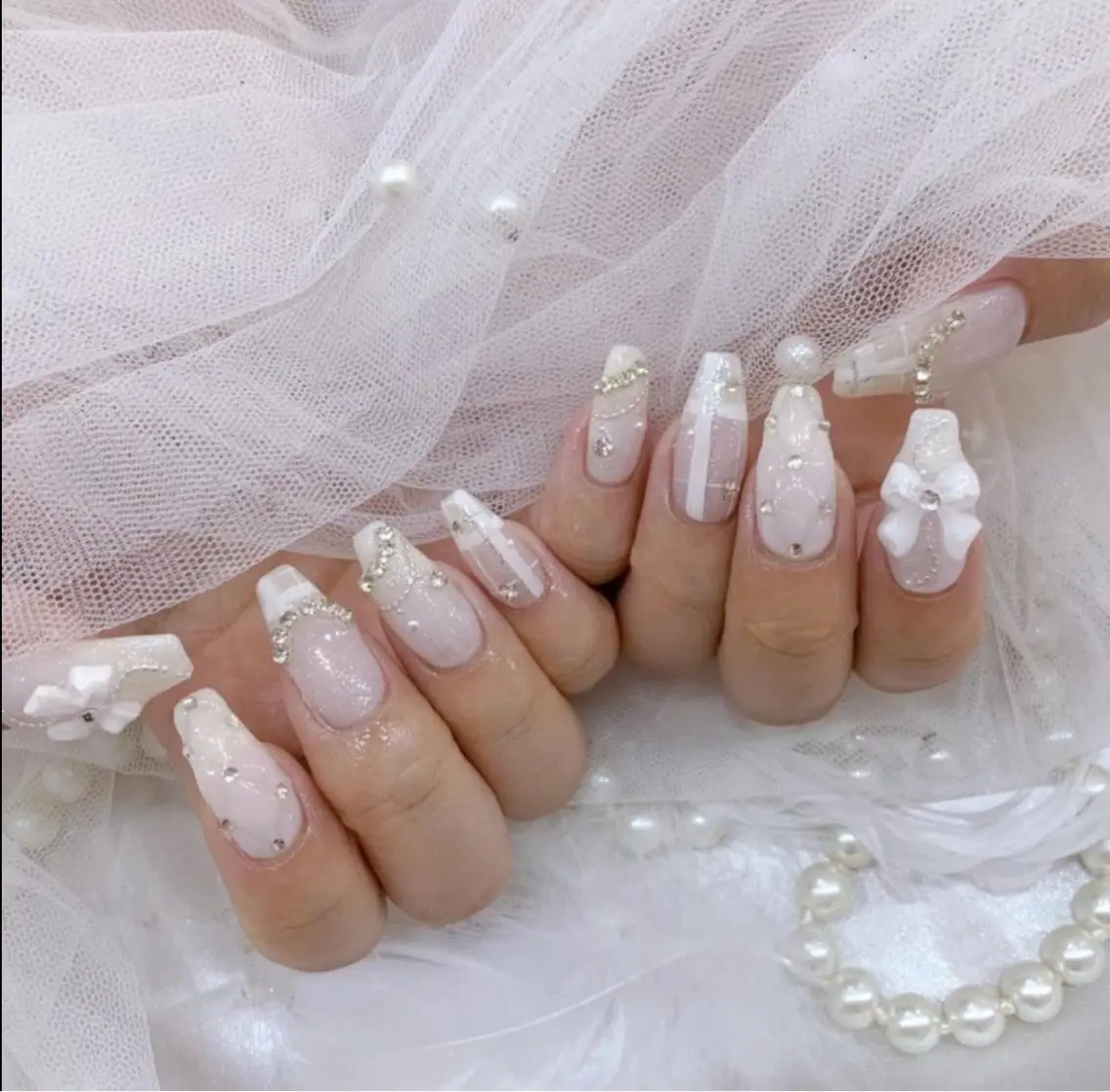 ネイル フレンチネイル キラキラネイル マグネットネイル ミラーネイル ニュアンスネイル ハンドネイル Tira Nailのネイルデザイン