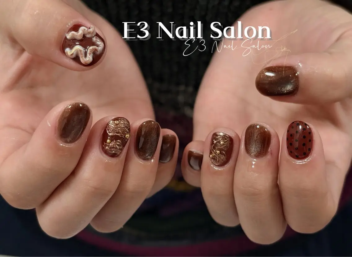 ネイル アニマル柄 オーロラネイル べっ甲ネイル ボルドー ブラウン ハンドネイル E3 Nail Salonのネイルデザイン