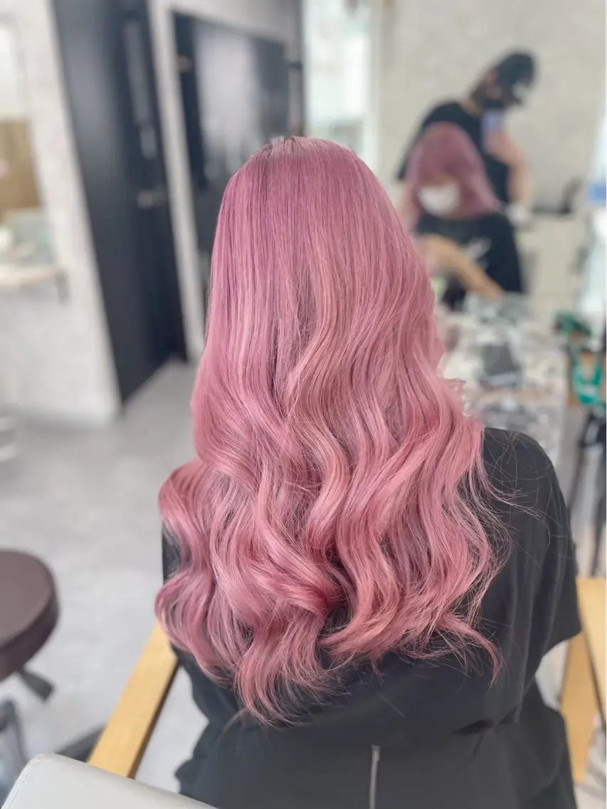 ロング 🩷アニメカラー🩵 mihoのヘアスタイル