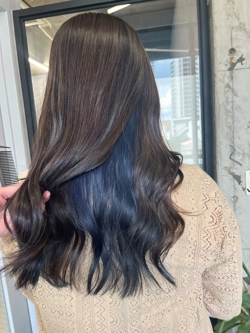 ロング カラー アッシュ ベージュカラー ブルーカラー デザインカラー インナーカラー NUMBER 天王寺 🌼yuriのヘアスタイル