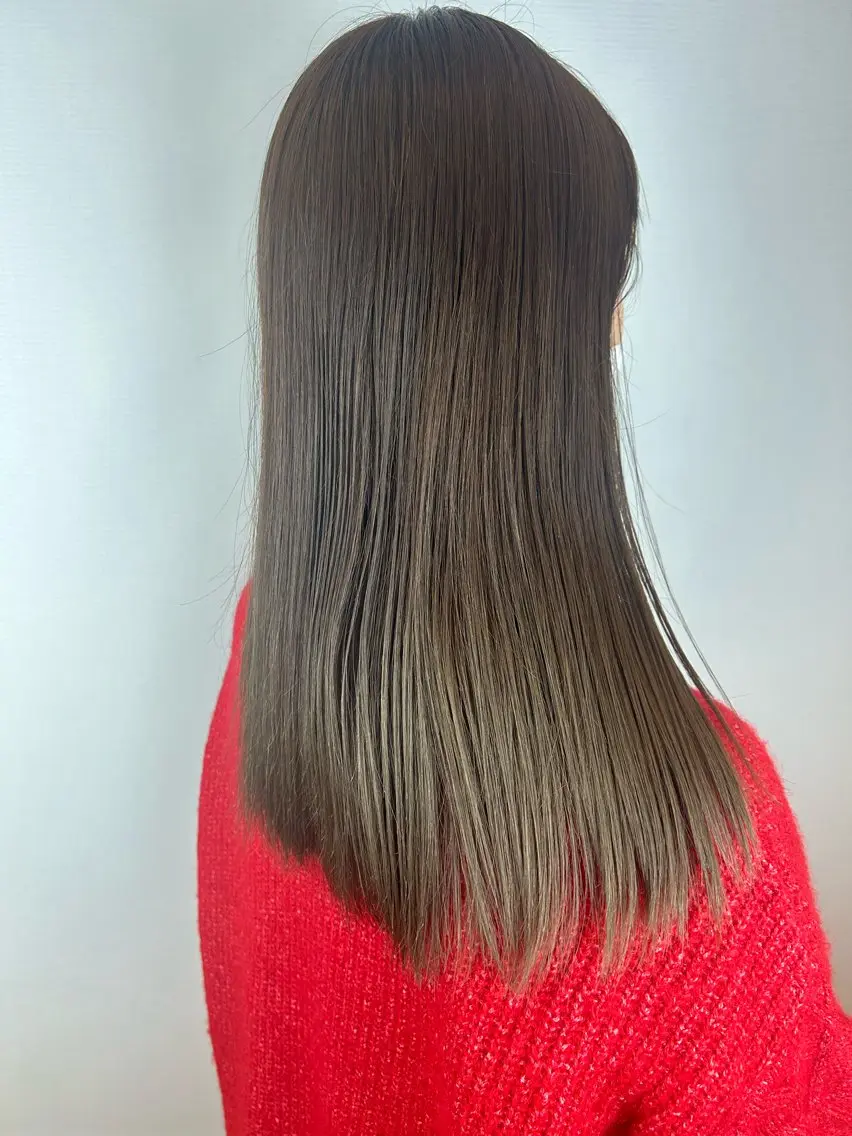 セミロング カラー オリーブカラー 七戸 佳音のヘアスタイル