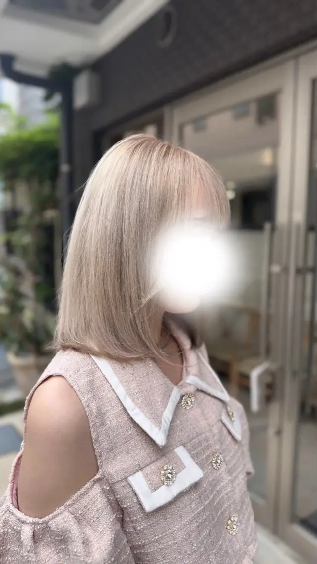 ミディアム カラー ベージュカラー ブリーチ ホワイトベージュ ヘアカラー トリートメント グレージュ/レイヤー /韓国ヘア/RISAのヘアスタイル