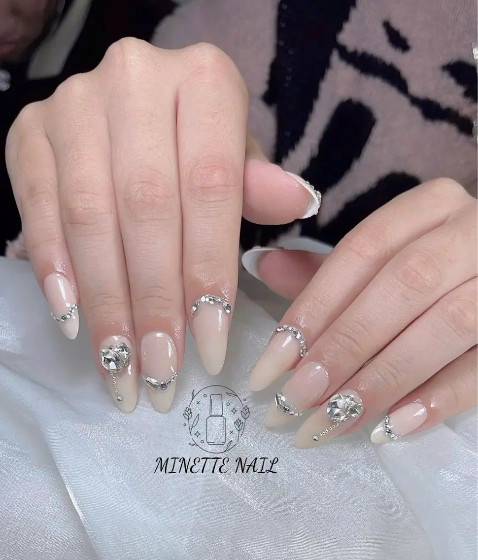 ネイル フレンチネイル ジェルネイル マグネットネイル 持ち込み ニュアンスネイル ハンドネイル Minette Nailのネイルデザイン