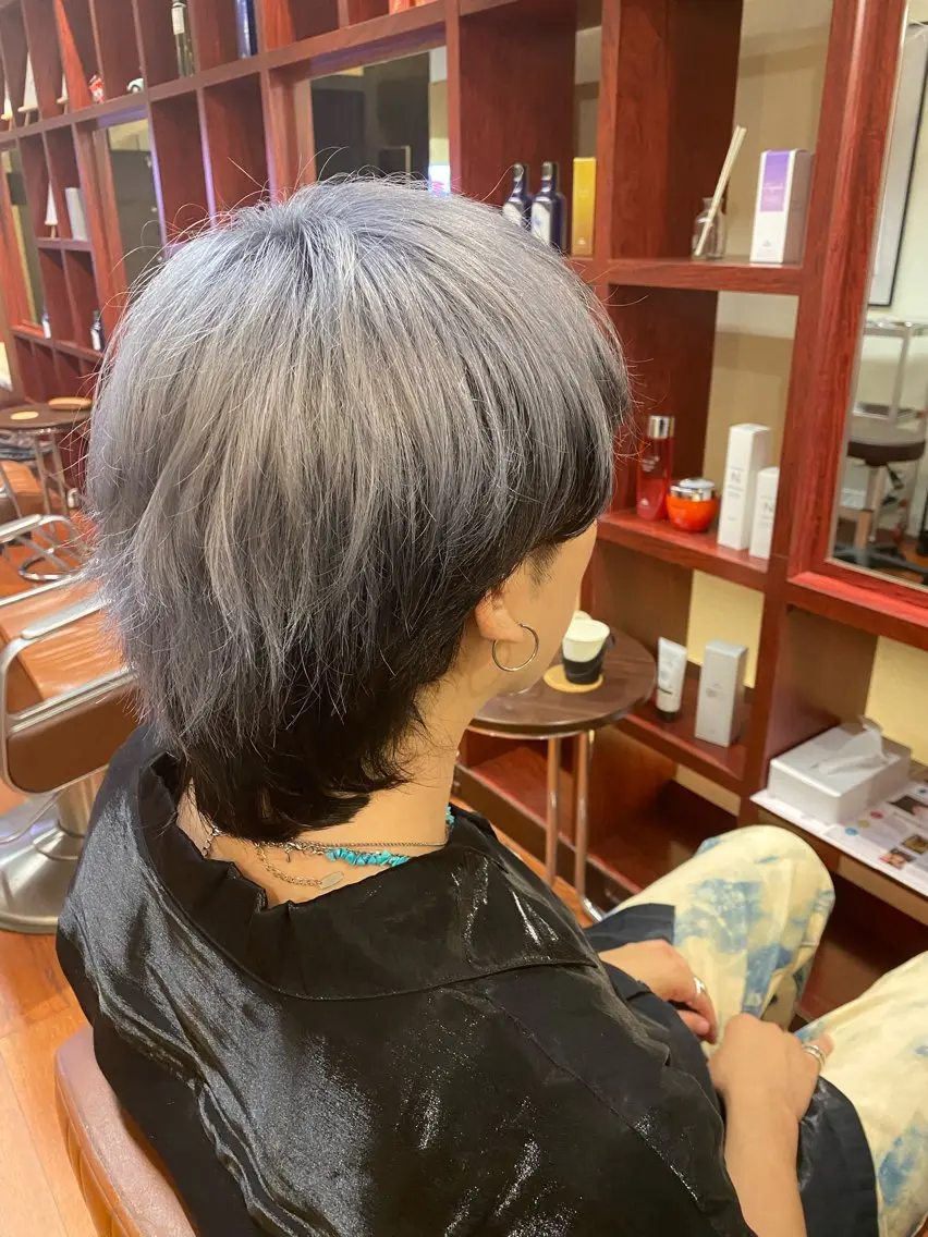 ミディアム カラー メンズ ヘアカラー オタク美容師🎮 AKARIのヘアスタイル