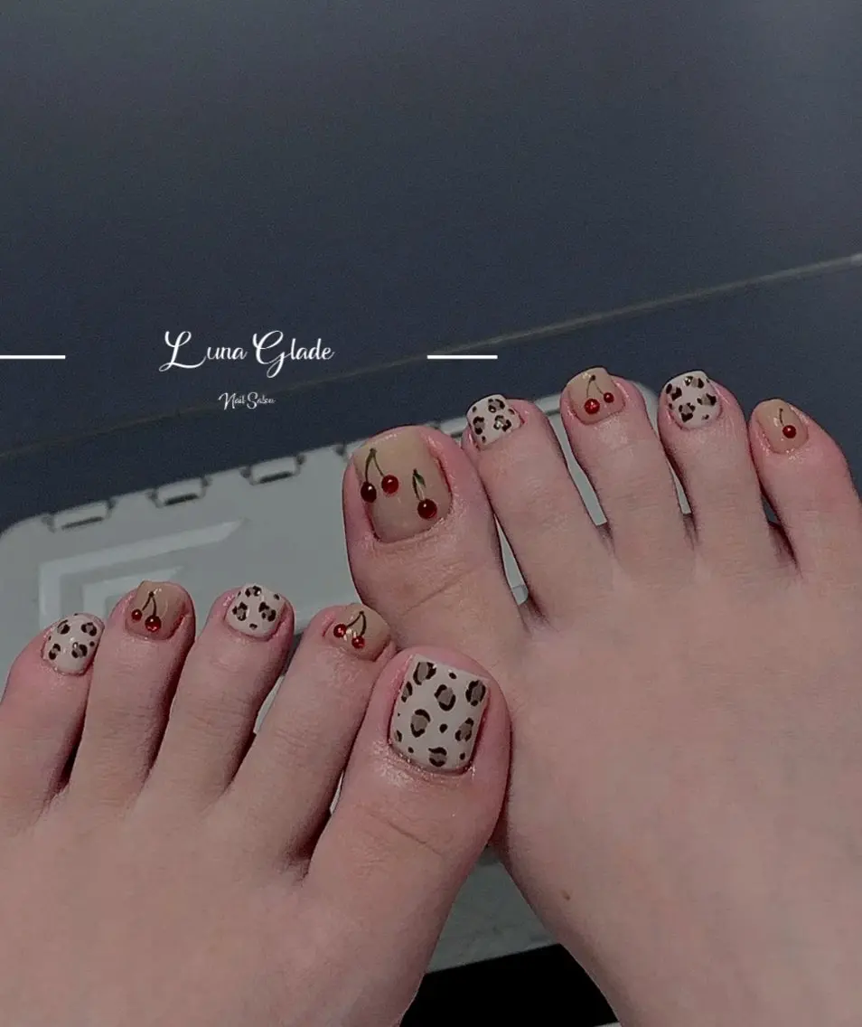 ネイル フットネイル Luna Gladeのネイルデザイン
