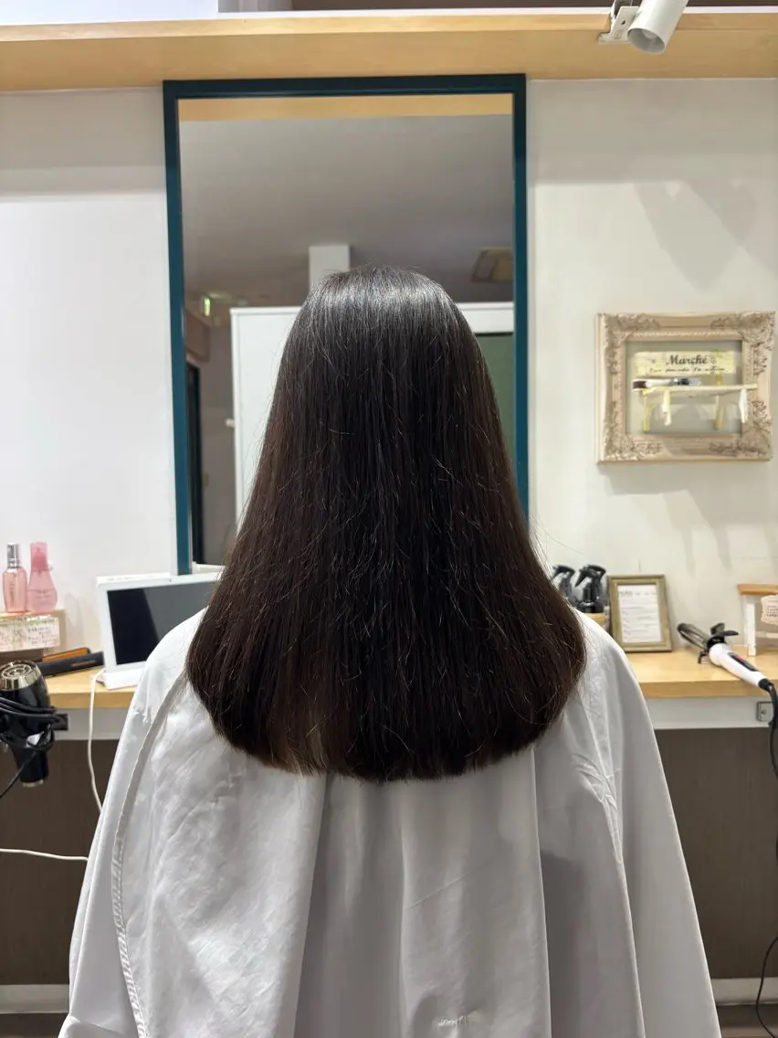 ミディアム カット 飯岡 セナのヘアスタイル
