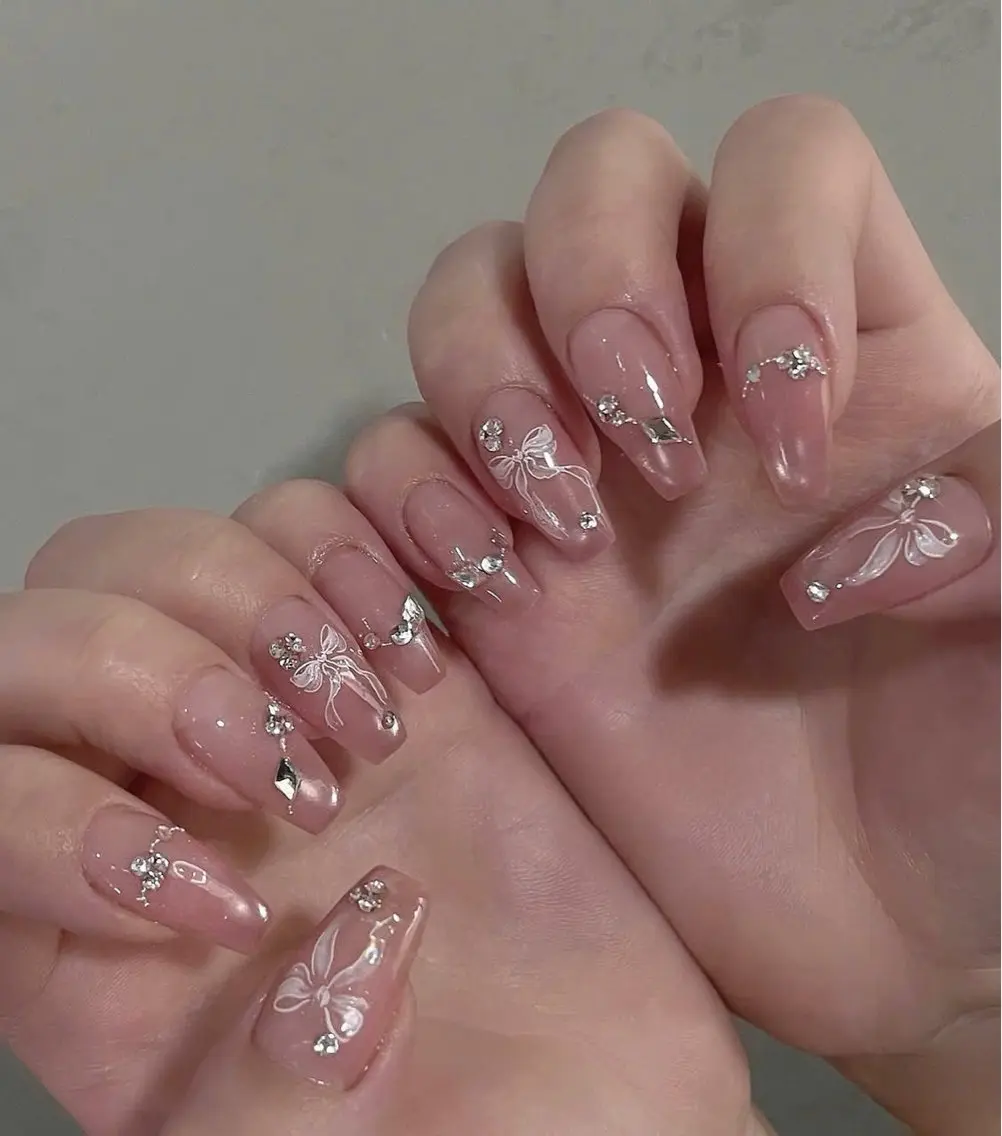 ネイル フラッシュネイル フレンチネイル グラデーション キラキラネイル 韓国ネイル ハンドネイル Hy nailsのネイルデザイン