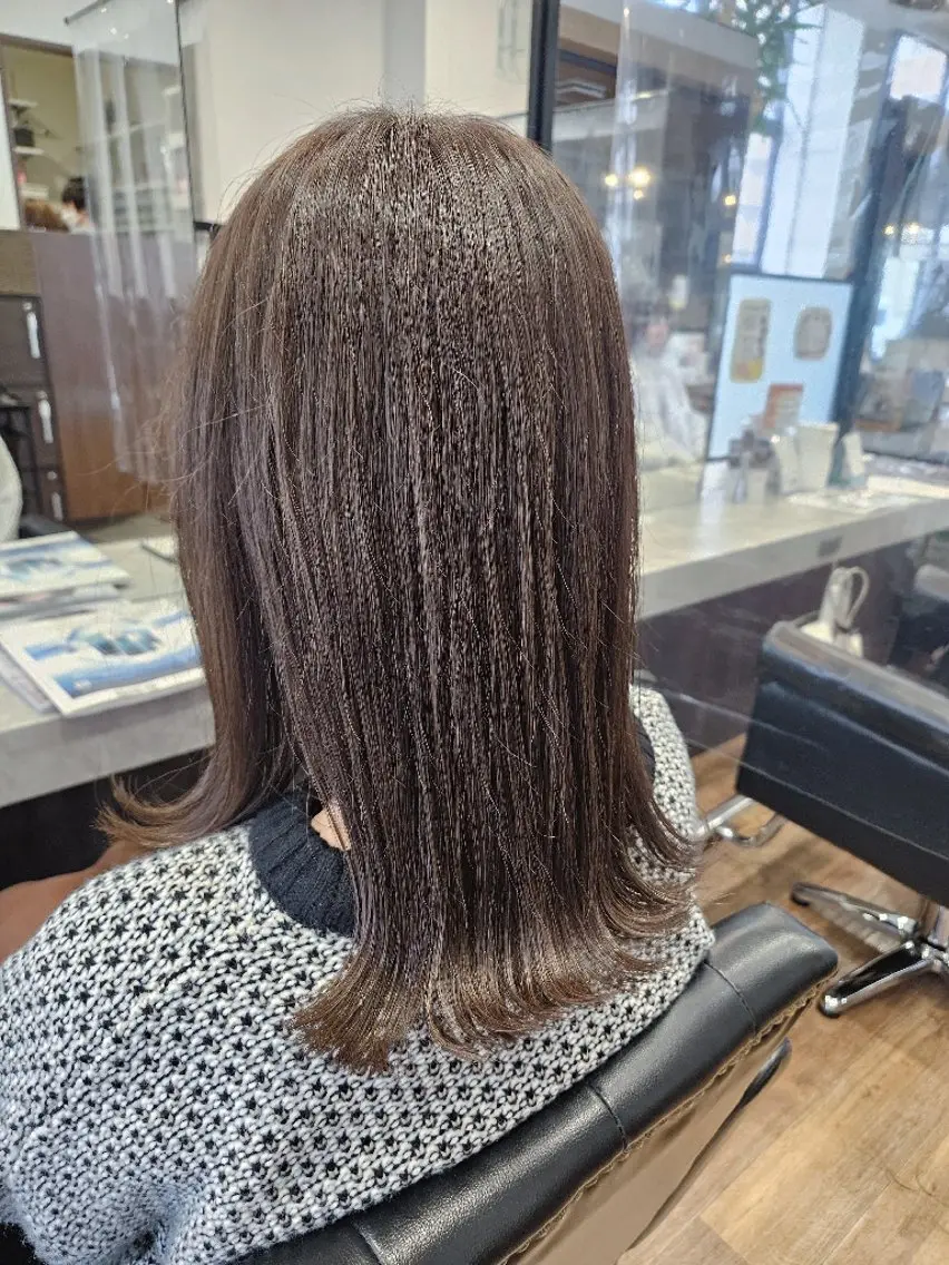 セミロング カラー カット ヘアカラー トリートメント 関口 友菜のヘアスタイル