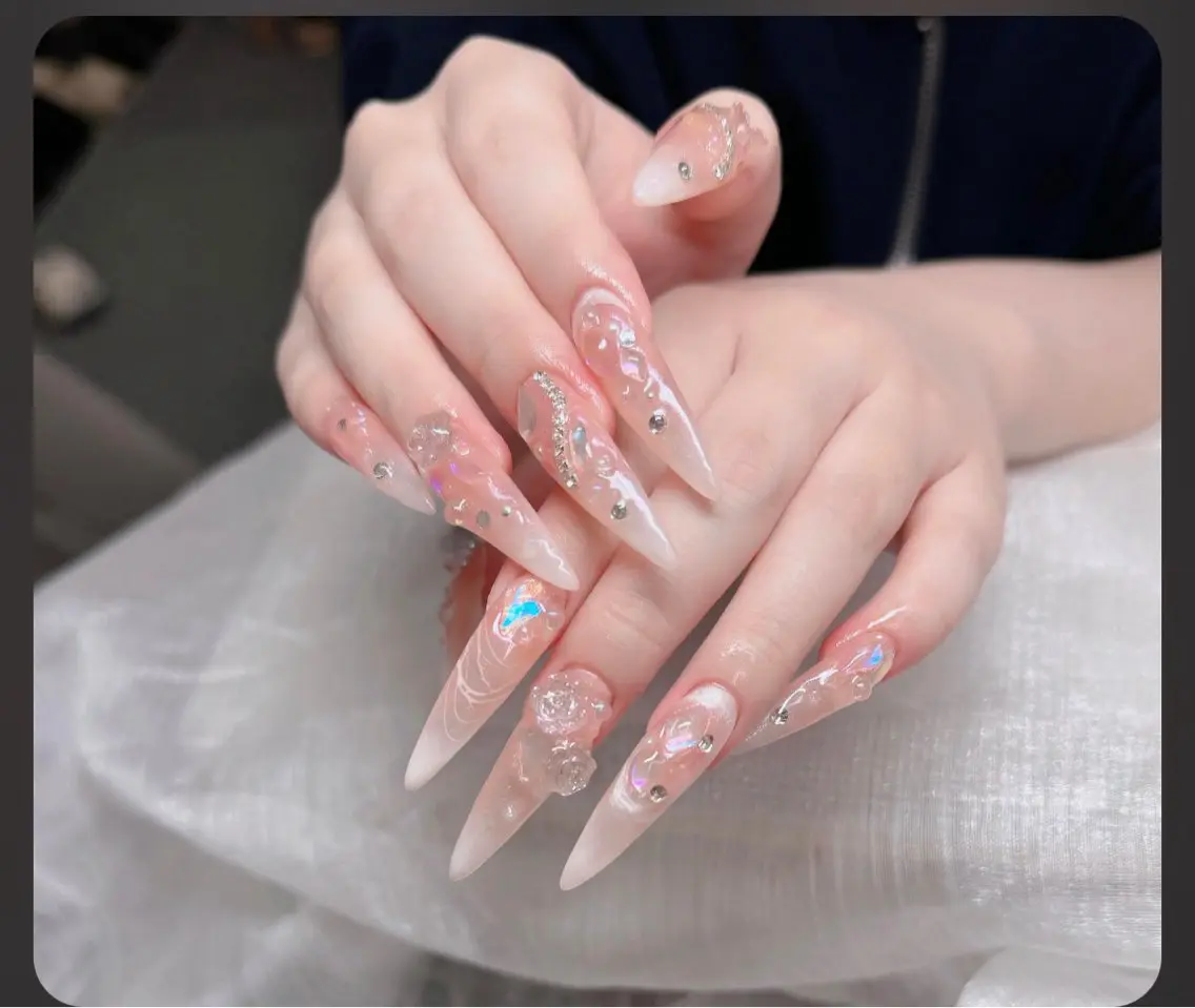 ネイル フレンチネイル ジェルネイル ガラスフレンチ ハロウィン ハート H.baby Nail Salonのネイルデザイン