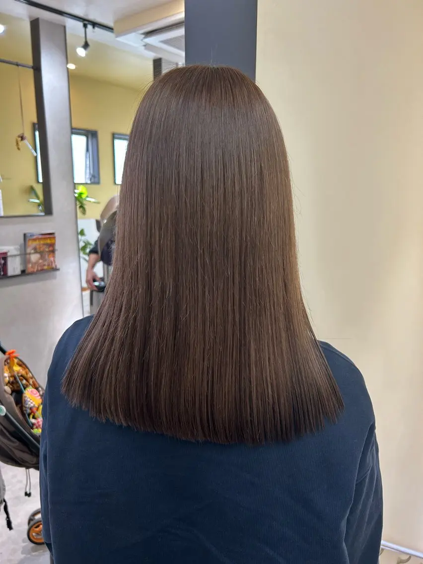セミロング カラー ベージュカラー ブリーチ カット ヘアカラー トリートメント hubhair レイヤー/透明感のヘアスタイル